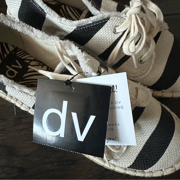 DV by Dolce Vita || Roxie espadrille sneakers in ivory - Picture 3 of 8